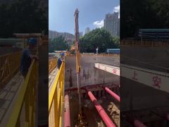 XCMG E310 모델은 25미터 3단 텔레스코픽 붐과 2.2 입방미터 오렌지를 갖추고 있습니다.